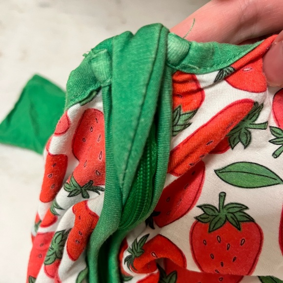 Little One Shop Strawberry Print One Piece - Picture 3 of 3